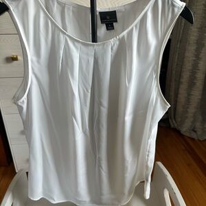 Worthington Classic White Sleeveless Blouse